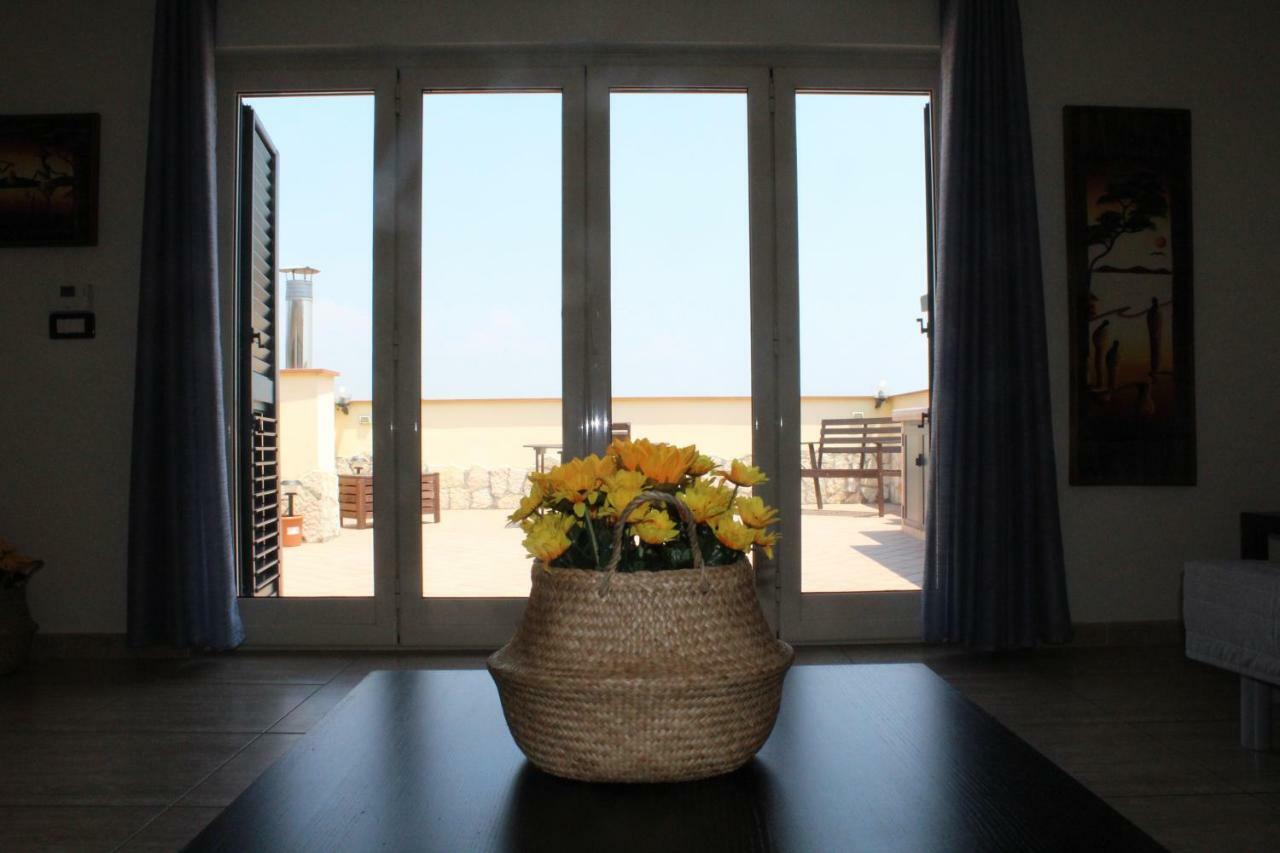 L'Occhio Sul Vesuvio Appartamento Con Terrazza Privata E Casa Vacanza Senza Terrazza Privata ナポリ エクステリア 写真